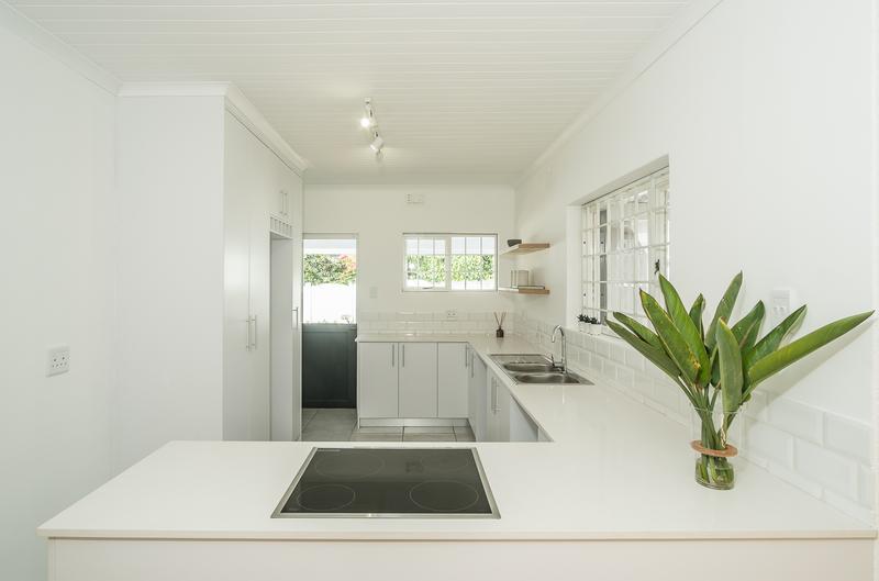 To Let 3 Bedroom Property for Rent in Meadowridge Western Cape